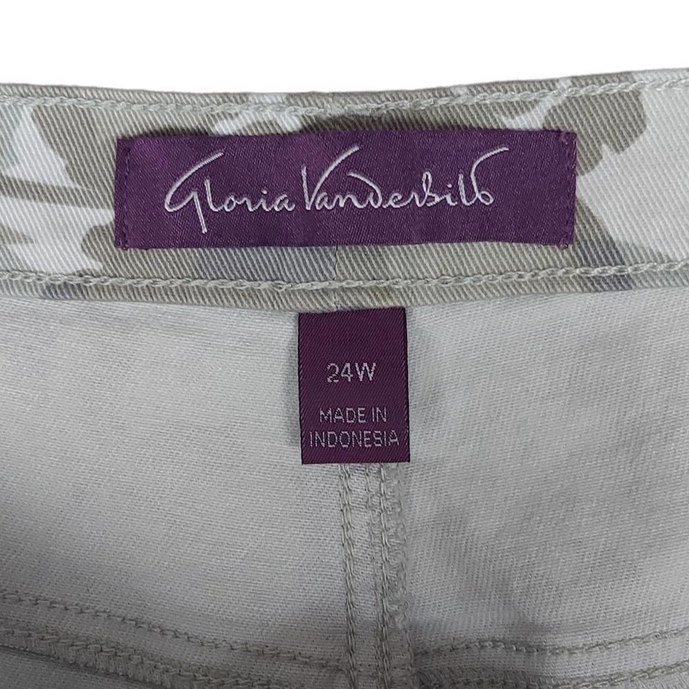 NWT GLORIA VANDERBILT AMANDA PLUS SIZE SHORTS (24W) - Picture 8 of 10